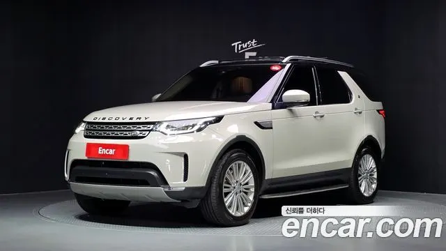 LAND ROVER DISCOVERY 5 2017 — 149 539 км, серебристый, Корея — под ключ — фото 1