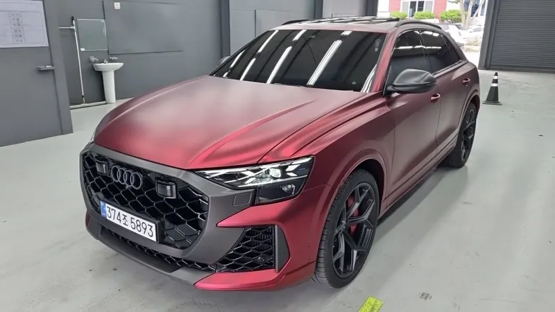 AUDI RSQ8 2025