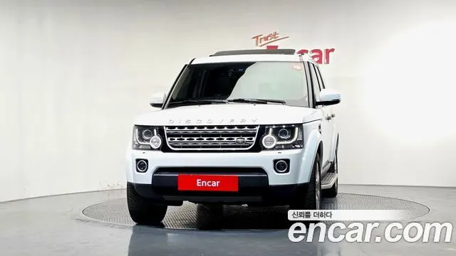LAND ROVER DISCOVERY 4 2016 — 108 666 км, белый, Корея — под ключ — фото 3