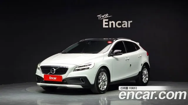 VOLVO V40 CROSS COUNTRY — из Кореи под ключ