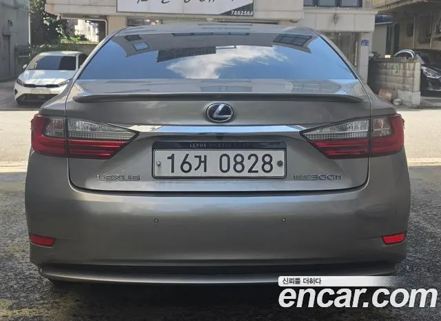 LEXUS ES300H 2016 — 95 407 км, серебристый, Корея — под ключ — фото 2