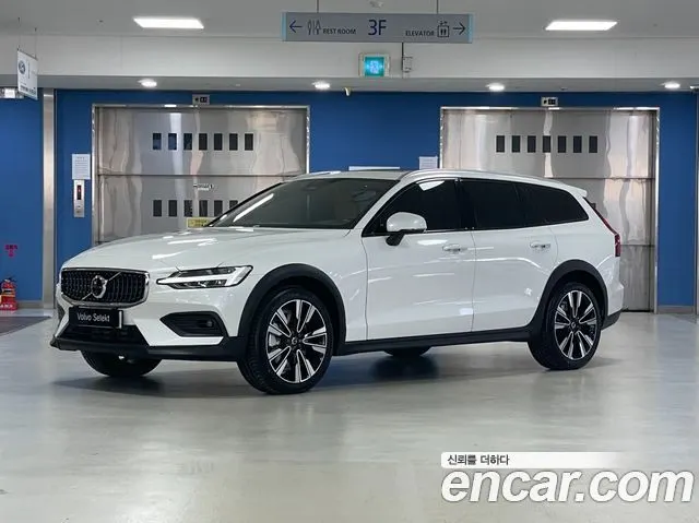 VOLVO V60 CROSS COUNTRY 2026