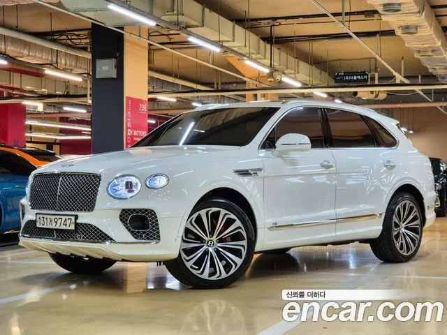 BENTLEY BENTAYGA 2022 — 40 000 км, белый, Корея — под ключ — фото 1