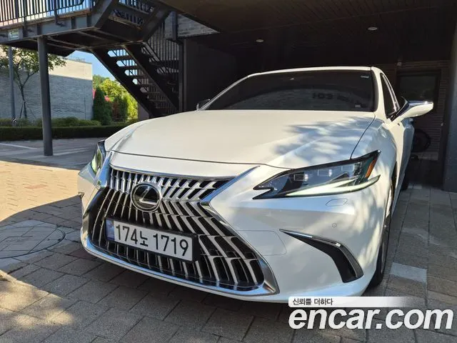 LEXUS ES300H — из Кореи под ключ