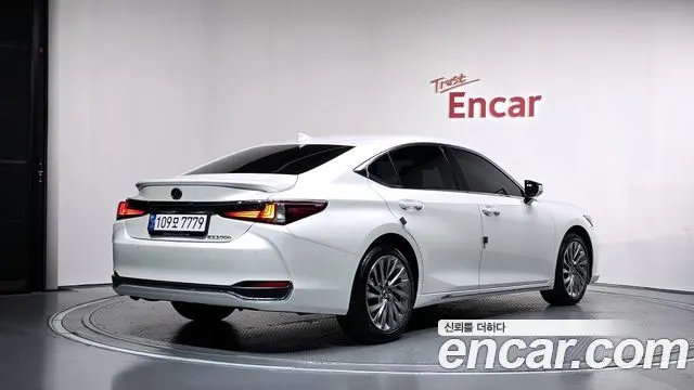 LEXUS ES300H — из Кореи под ключ