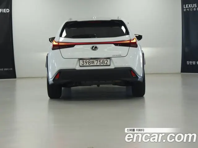 LEXUS UX300H 2027 — 885 км, белый-перламутр, Корея — под ключ — фото 4