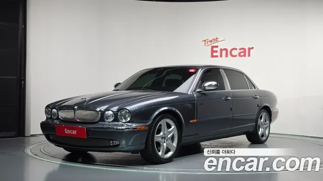JAGUAR XJ-8 2005