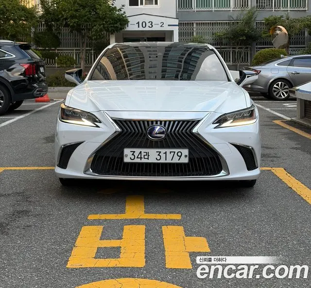 LEXUS ES300H — из Кореи под ключ