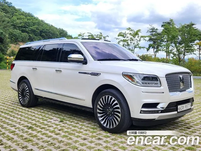 LINCOLN NAVIGATOR 2019