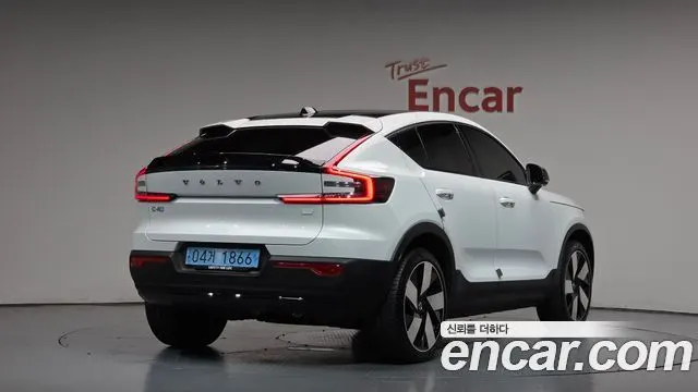 VOLVO C40 RECHARGE — из Кореи под ключ