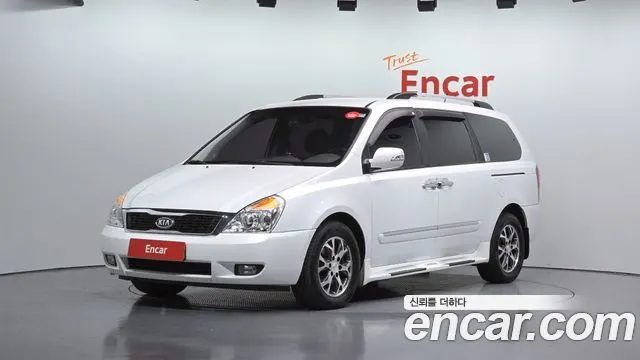 KIA CARNIVAL R 2013