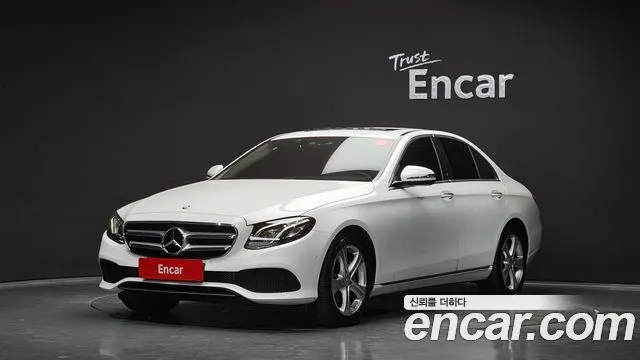 MERCEDES-BENZ E-CLASS W213 2017 — 192 915 км, белый, Корея — под ключ — фото 1