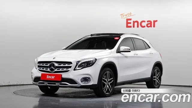 MERCEDES-BENZ GLA-CLASS X156 2019