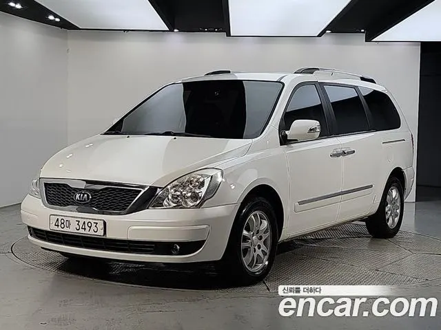 KIA CARNIVAL R 2012