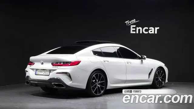 BMW 8 SERIES 2021