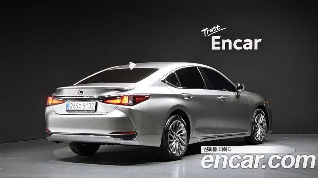 LEXUS ES300H — из Кореи под ключ