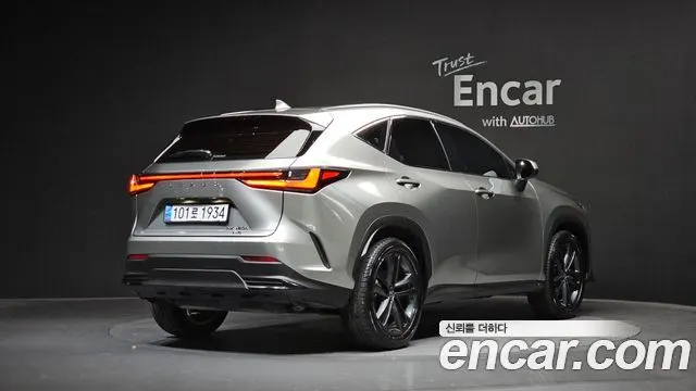 LEXUS NX350H 2025