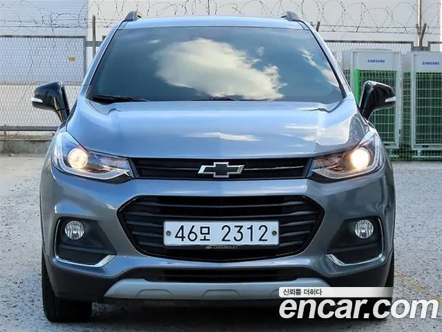 CHEVROLET TRAX 2019 — 70 613 км, серый, Корея — под ключ — фото 1