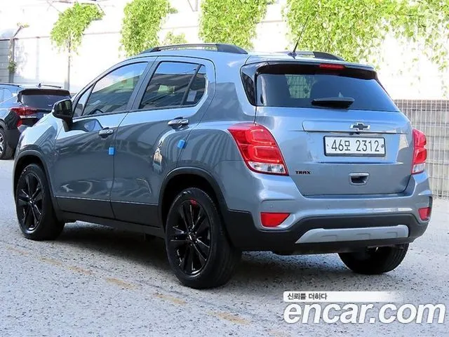 CHEVROLET TRAX 2019 — 70 613 км, серый, Корея — под ключ — фото 3
