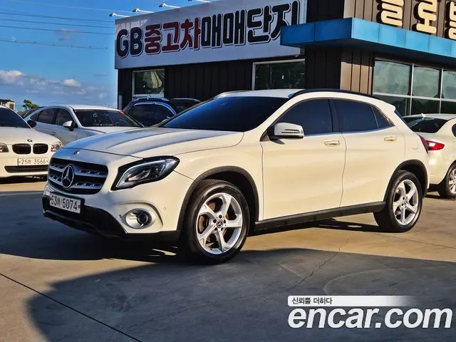 MERCEDES-BENZ GLA-CLASS X156 2019