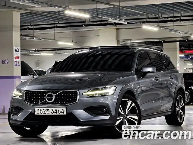 VOLVO V60 CROSS COUNTRY 2020 — 126 780 км, серый, Корея — под ключ — фото 10
