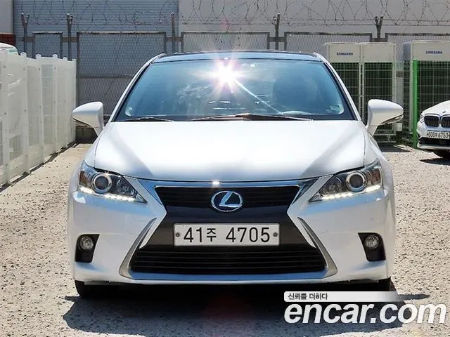 LEXUS CT200H 2017