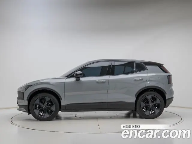 VOLVO EX30 CROSS 2026 — 13 902 км, серебристо-серый, Корея — под ключ — фото 5