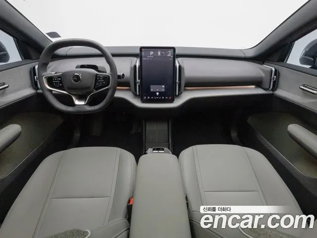 VOLVO EX30 CROSS 2026 — 13 902 км, серебристо-серый, Корея — под ключ — фото 9