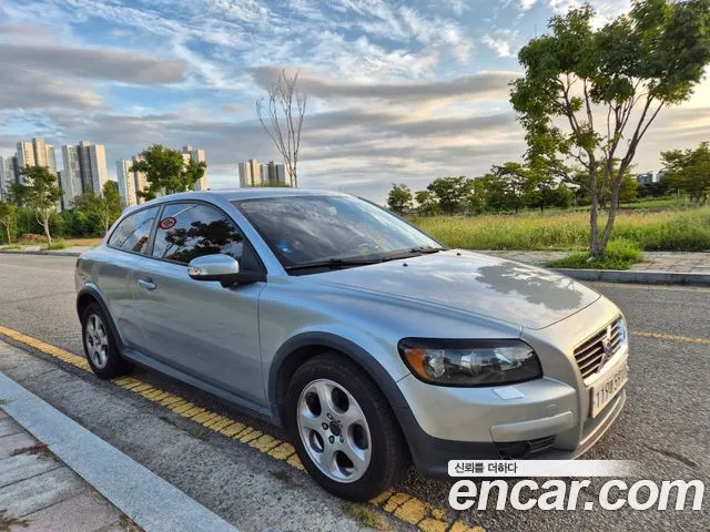 VOLVO C30 2009 — 95 000 км, серебристо-серый, Корея — под ключ — фото 1