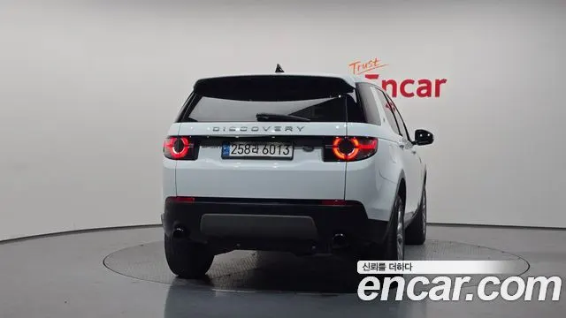 LAND ROVER DISCOVERY SPORT 2018 — 70 367 км, белый, Корея — под ключ — фото 4