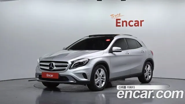 MERCEDES-BENZ GLA-CLASS X156 2016