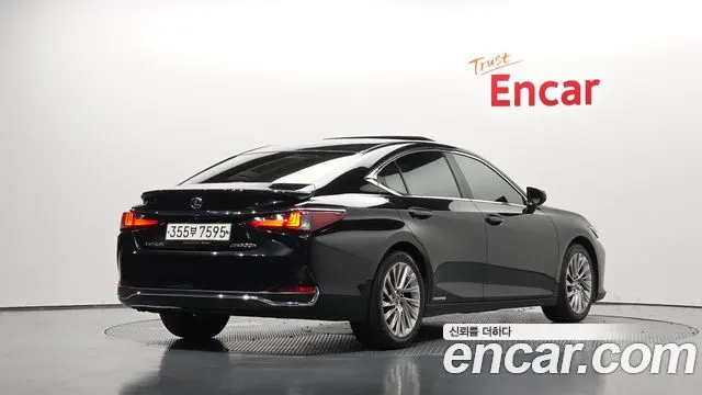 LEXUS ES300H — из Кореи под ключ
