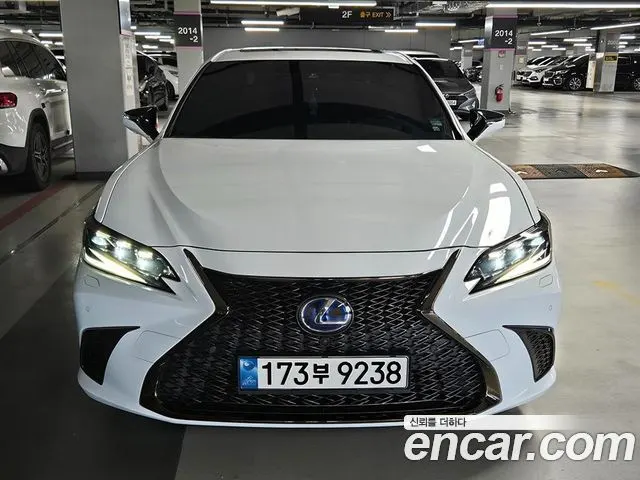 LEXUS ES300H — из Кореи под ключ