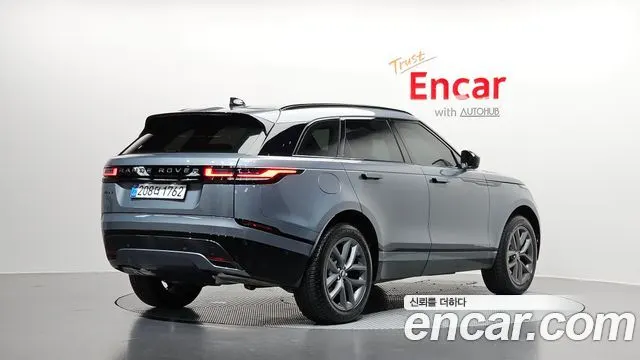 LAND ROVER RANGE ROVER VELAR 2026