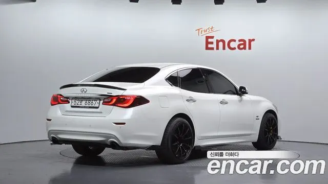 INFINITI Q70 — из Кореи под ключ