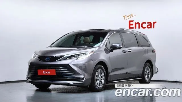 TOYOTA SIENNA 2023