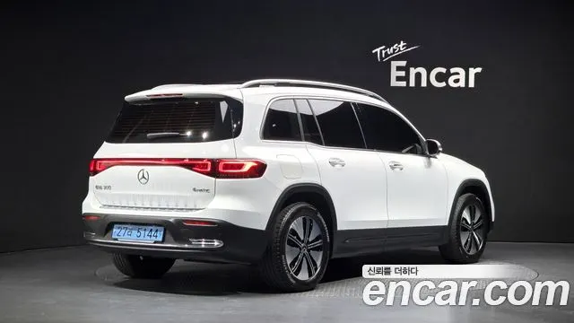 MERCEDES-BENZ EQB X243 2023