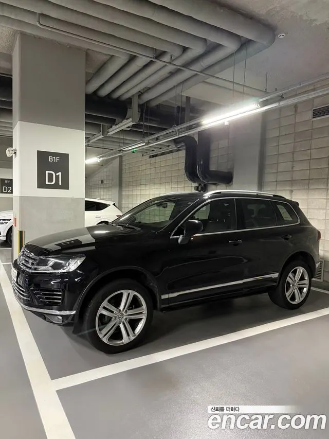VOLKSWAGEN TOUAREG 2015