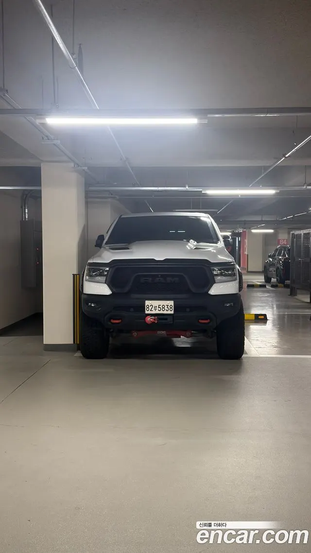 DODGE RAM PICKUP 2020