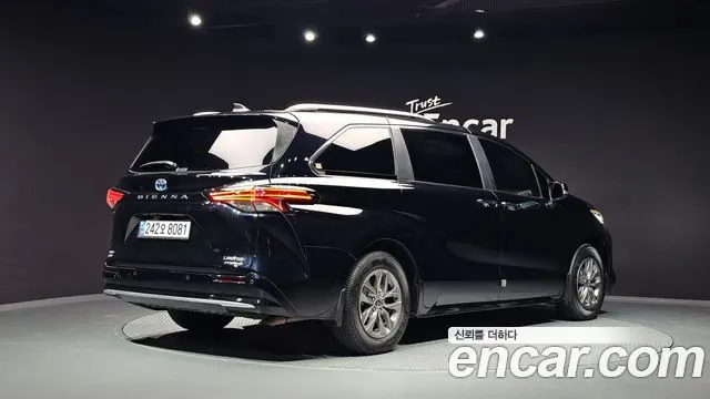TOYOTA SIENNA 2024