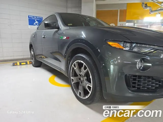MASERATI LEVANTE 2017