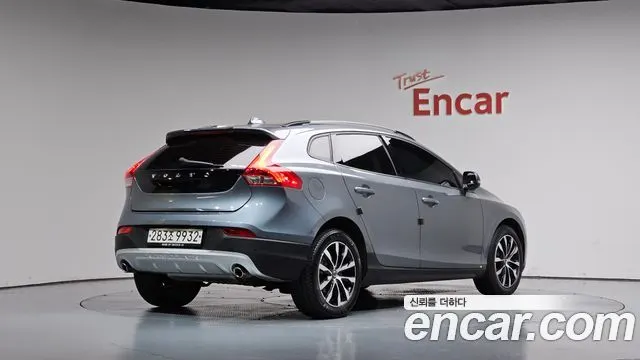 VOLVO V40 CROSS COUNTRY 2019