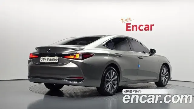 LEXUS ES300H — из Кореи под ключ