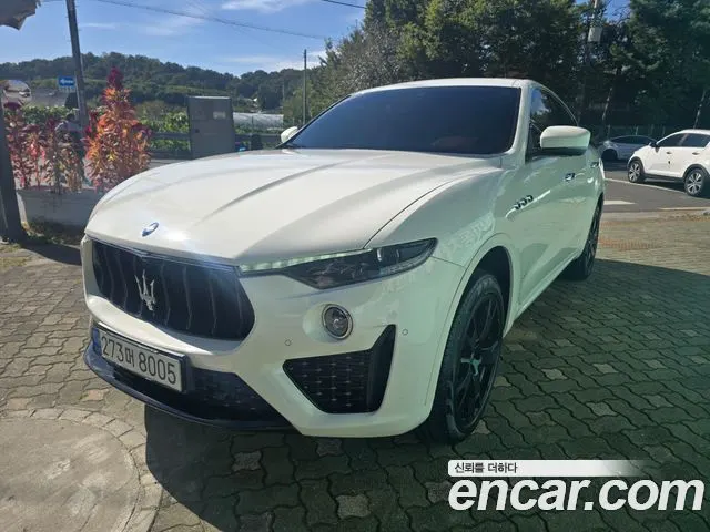 MASERATI LEVANTE 2020