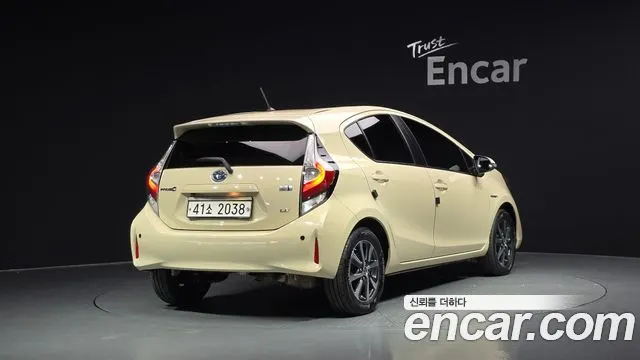 TOYOTA PRIUS C 2019