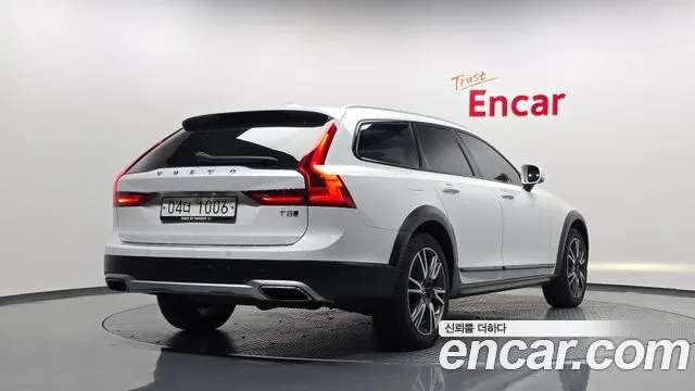 VOLVO V90 CROSS COUNTRY 2019