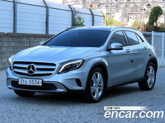 MERCEDES-BENZ GLA-CLASS X156 2016