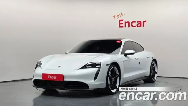 PORSCHE TAYCAN 2021