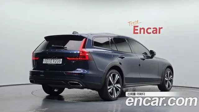 VOLVO V60 CROSS COUNTRY 2020