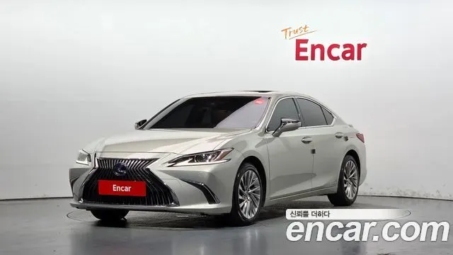 LEXUS ES300H 2019